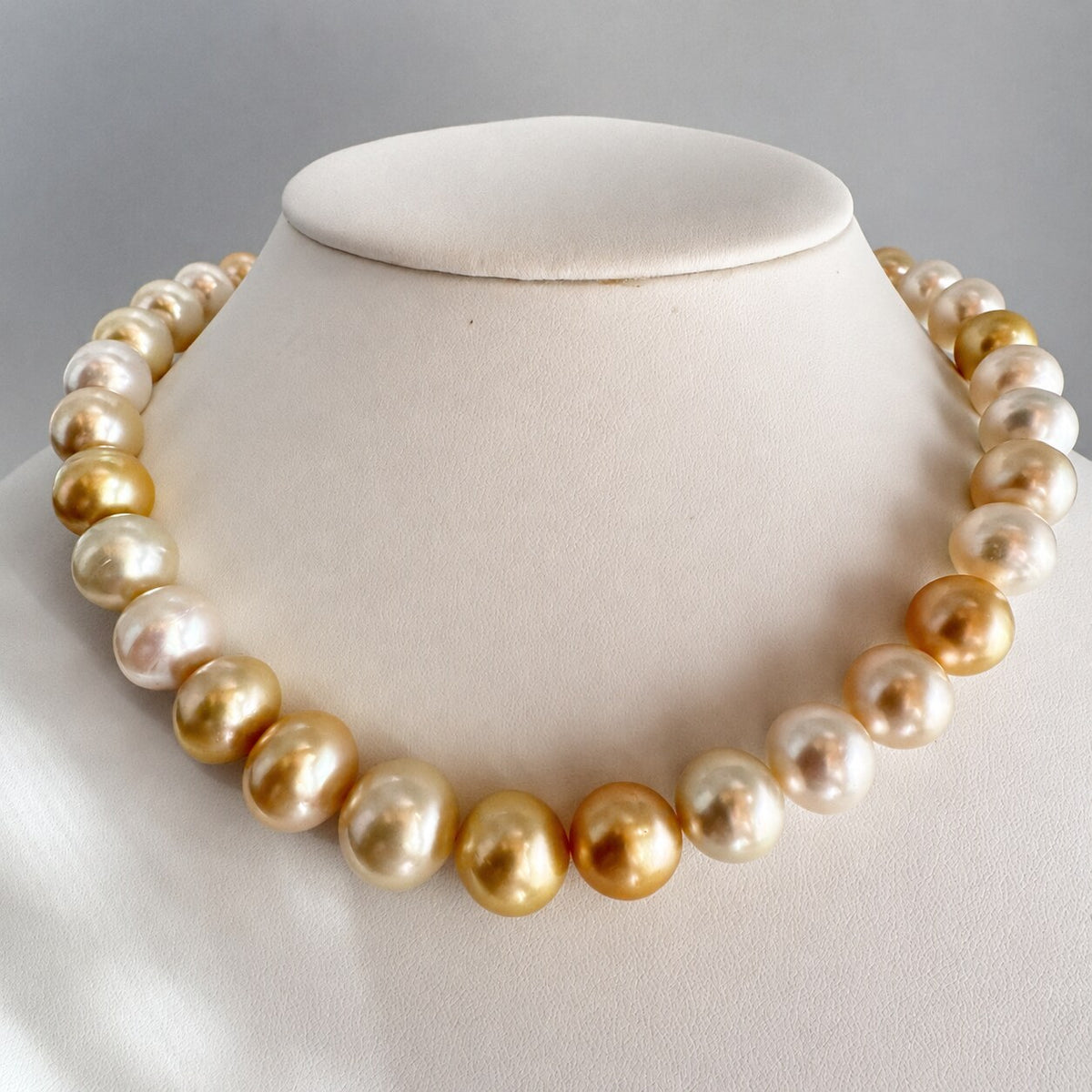 南洋白蝶真珠 金白混彩ネックレス 10–13mm 約42cm SV 1